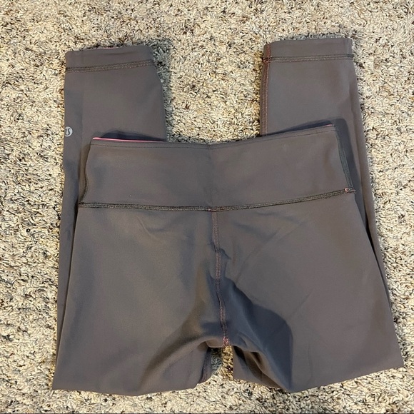 Lululemon Reversible Leggings Coral/Gray Size 6 EUC - Picture 8 of 11